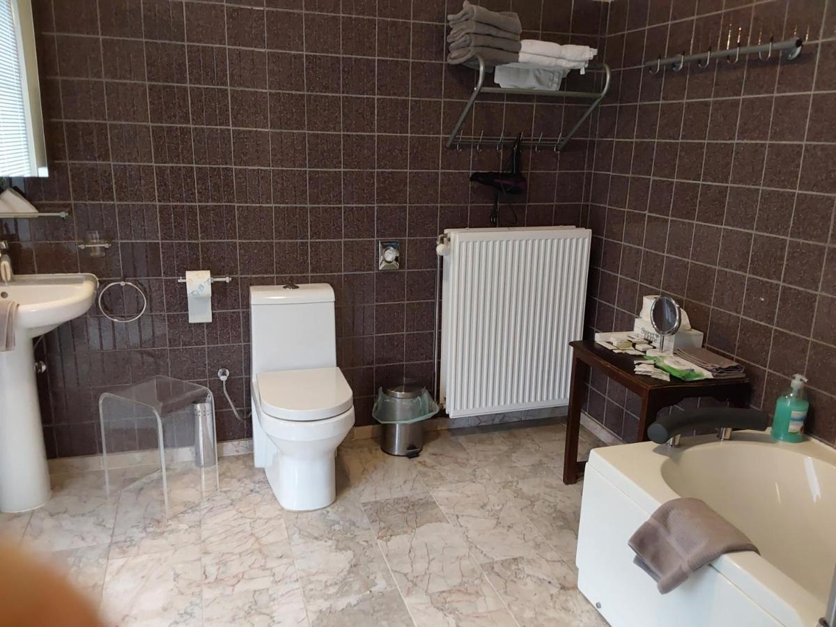Hotel Golden Dragon Dessel Εξωτερικό φωτογραφία