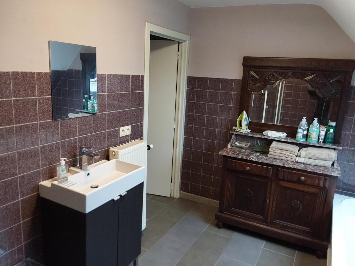 Hotel Golden Dragon Dessel Εξωτερικό φωτογραφία