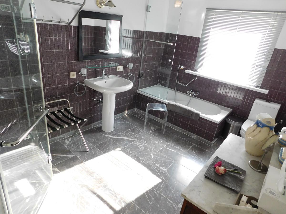 Hotel Golden Dragon Dessel Εξωτερικό φωτογραφία