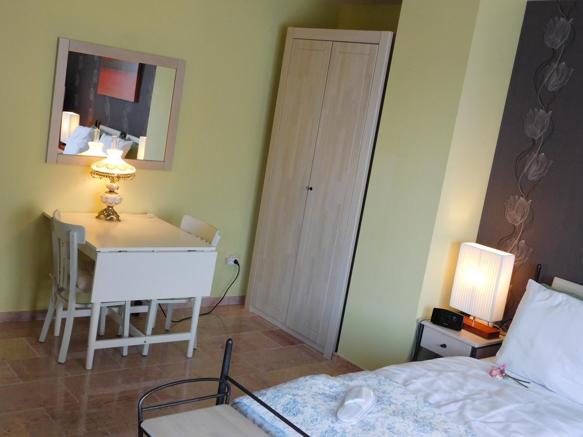 Hotel Golden Dragon Dessel Εξωτερικό φωτογραφία
