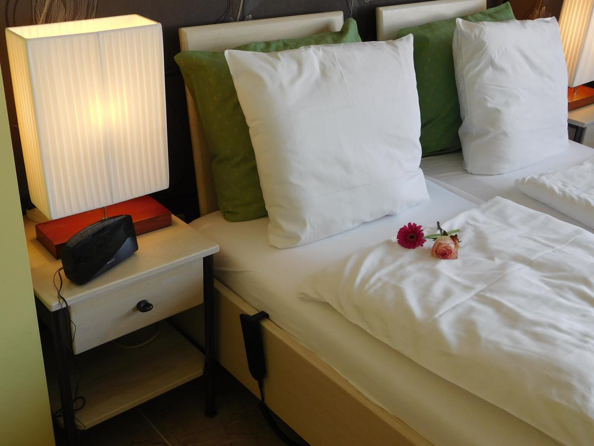 Hotel Golden Dragon Dessel Εξωτερικό φωτογραφία